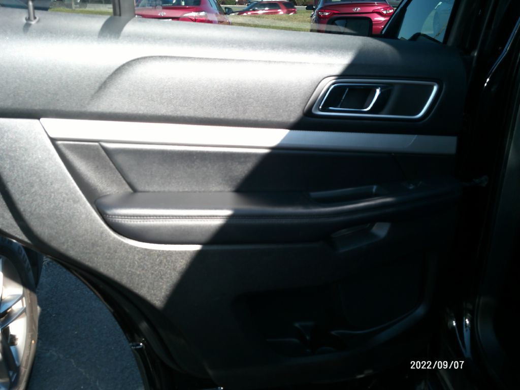 2017 Ford Explorer Image 22