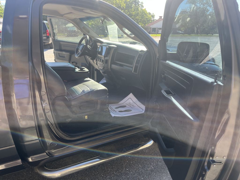 2017 RAM 1500 Image 6