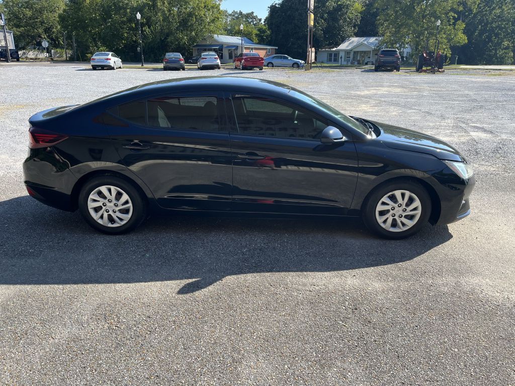 2020 Hyundai Elantra Image 3