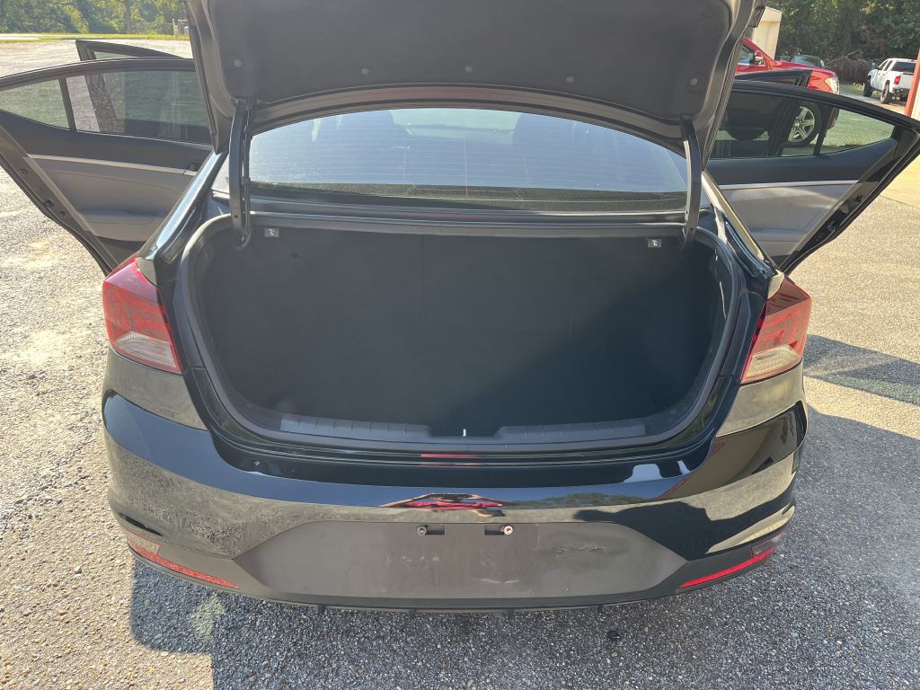 2020 Hyundai Elantra Image 8