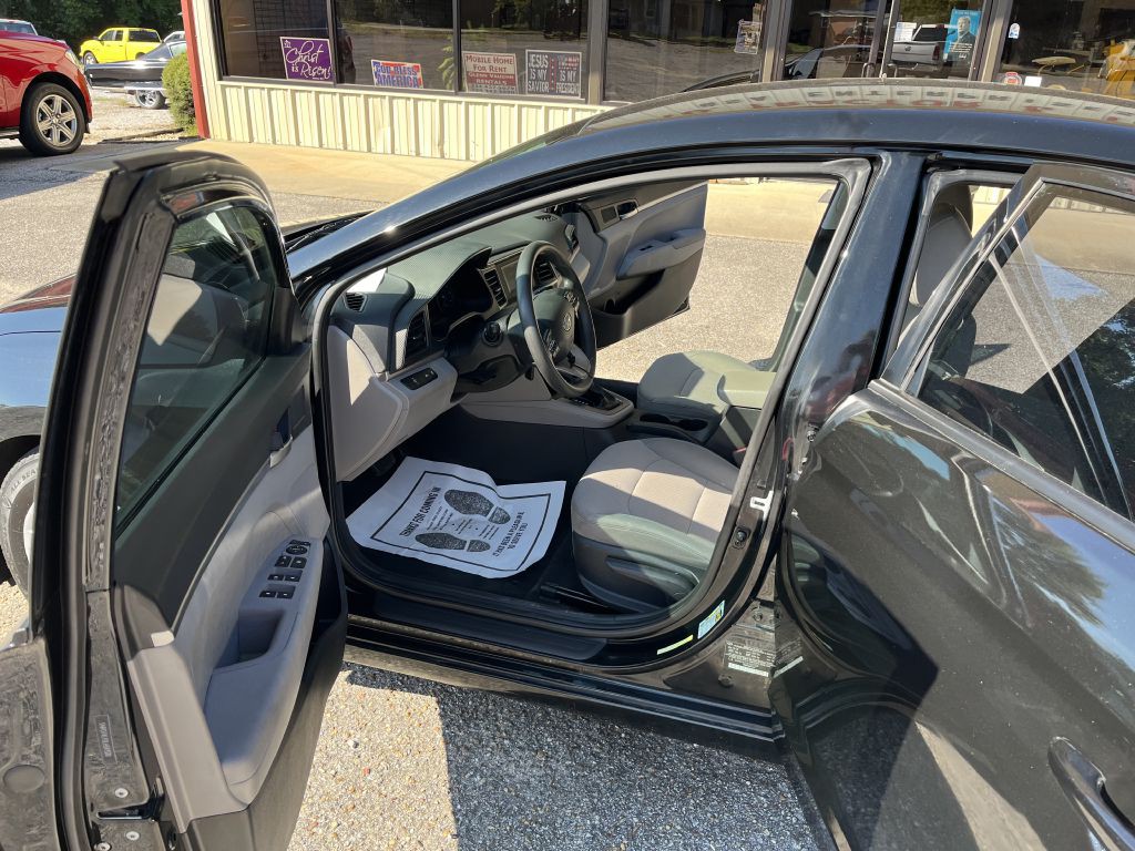 2020 Hyundai Elantra Image 10