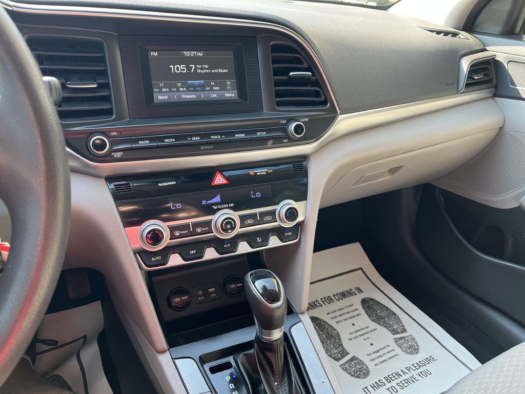 2020 Hyundai Elantra Image 11