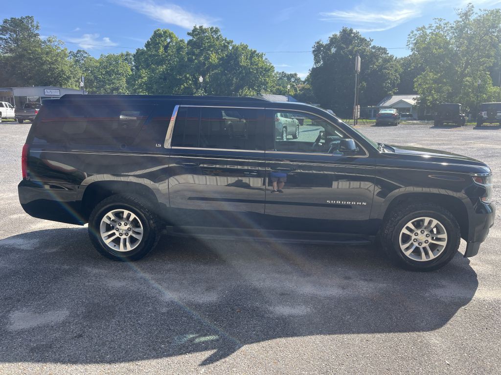 2015 Chevrolet Suburban Image 3