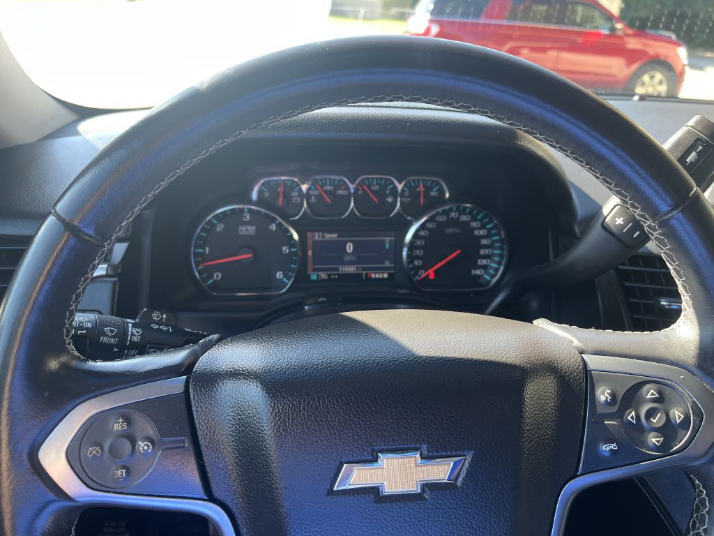 2015 Chevrolet Suburban Image 12