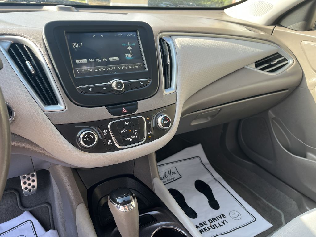 2016 Chevrolet Malibu Image 11