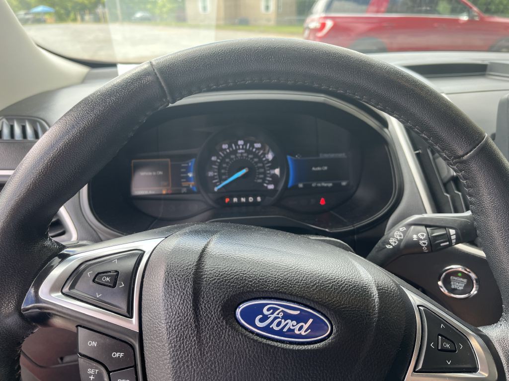 2022 Ford Edge Image 10