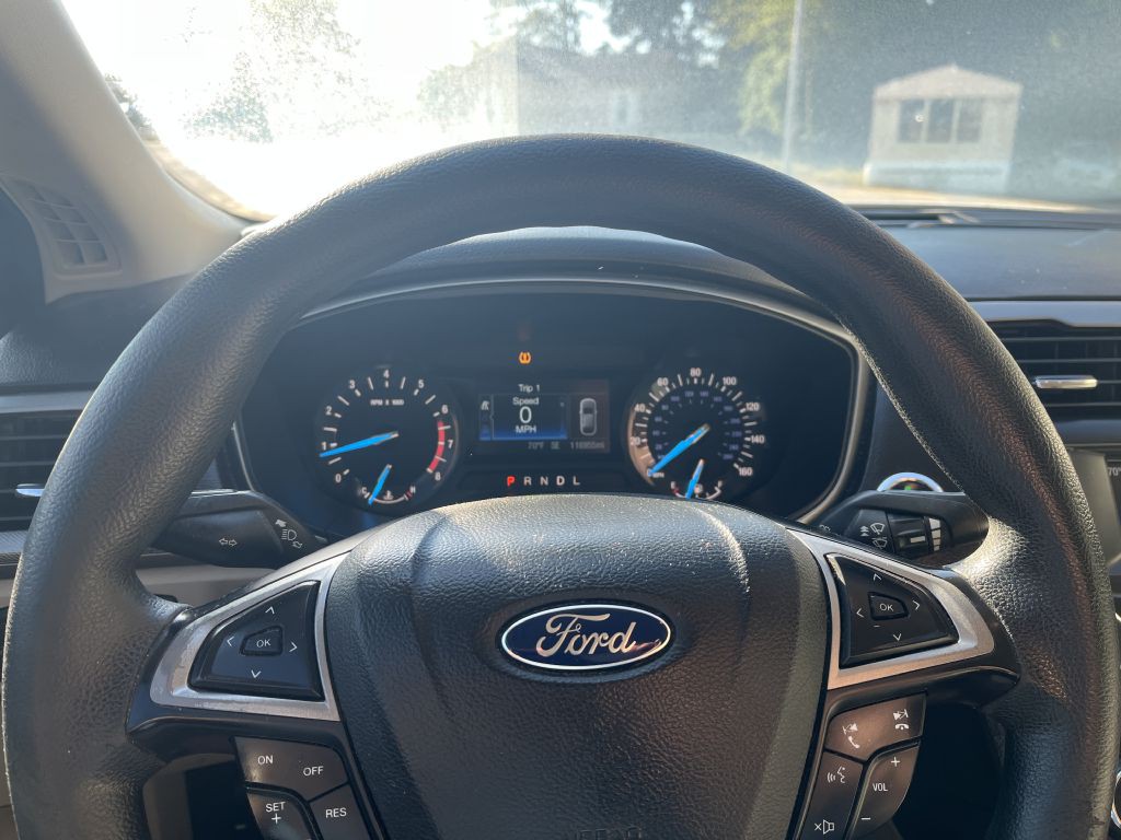 2017 Ford Fusion Image 11