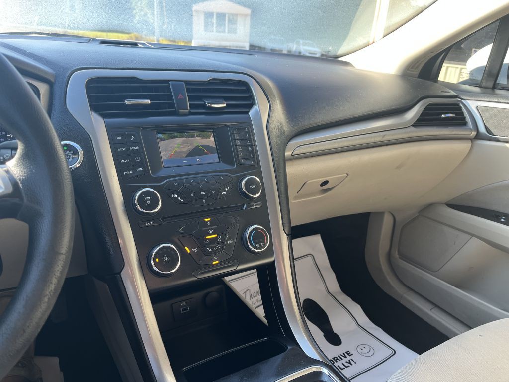 2017 Ford Fusion Image 12