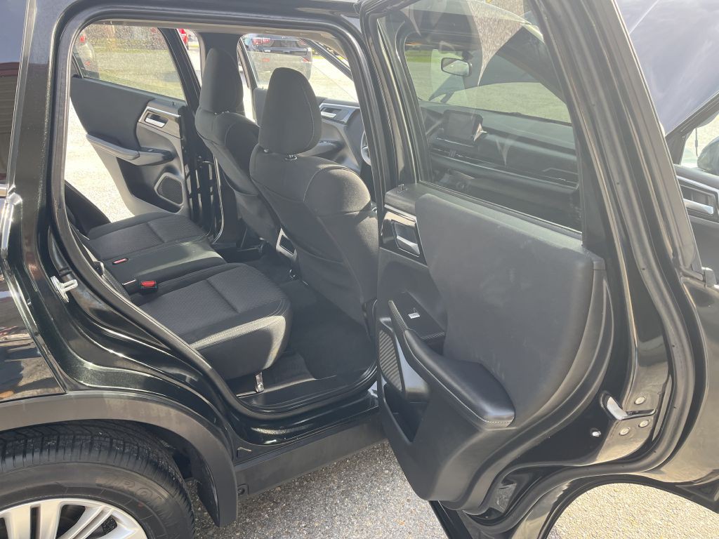 2024 Mitsubishi Outlander Image 6