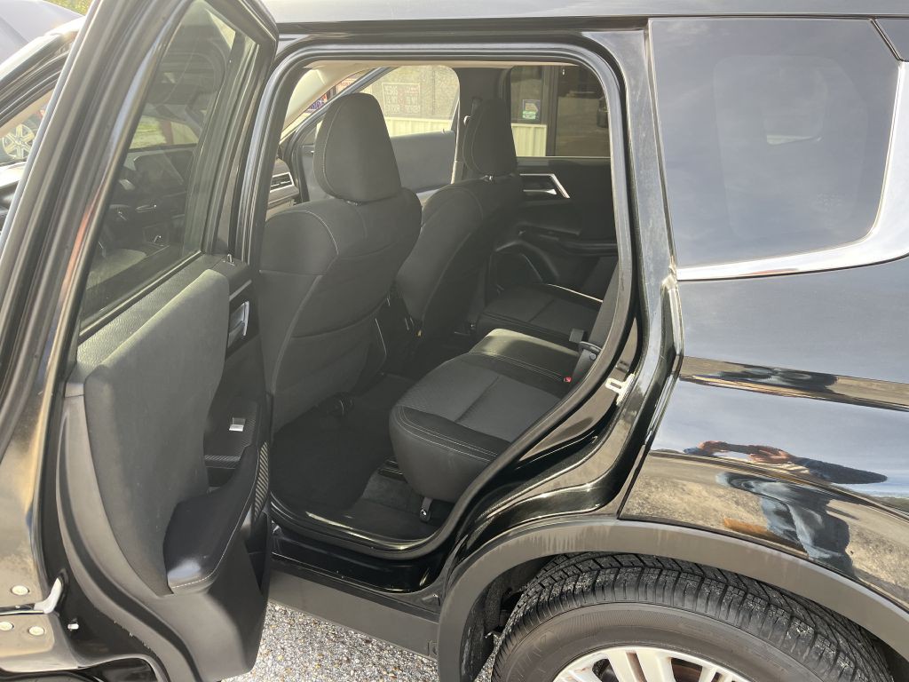 2024 Mitsubishi Outlander Image 8