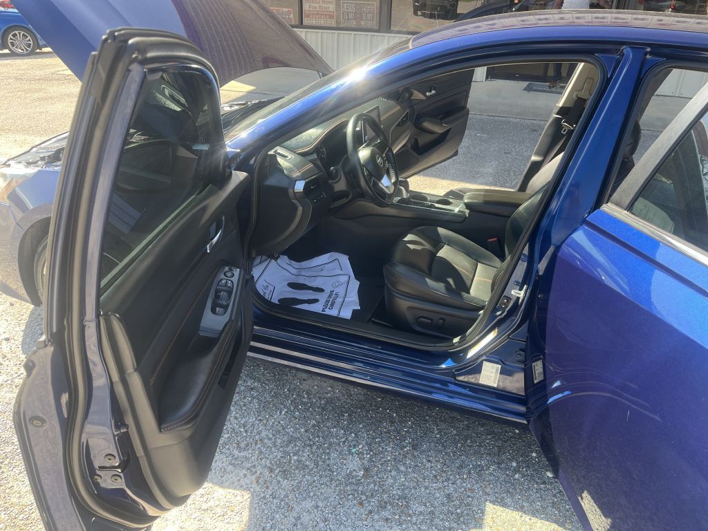 2019 Nissan Altima Image 8