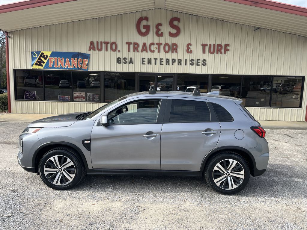 2021 Mitsubishi Outlander Image 1