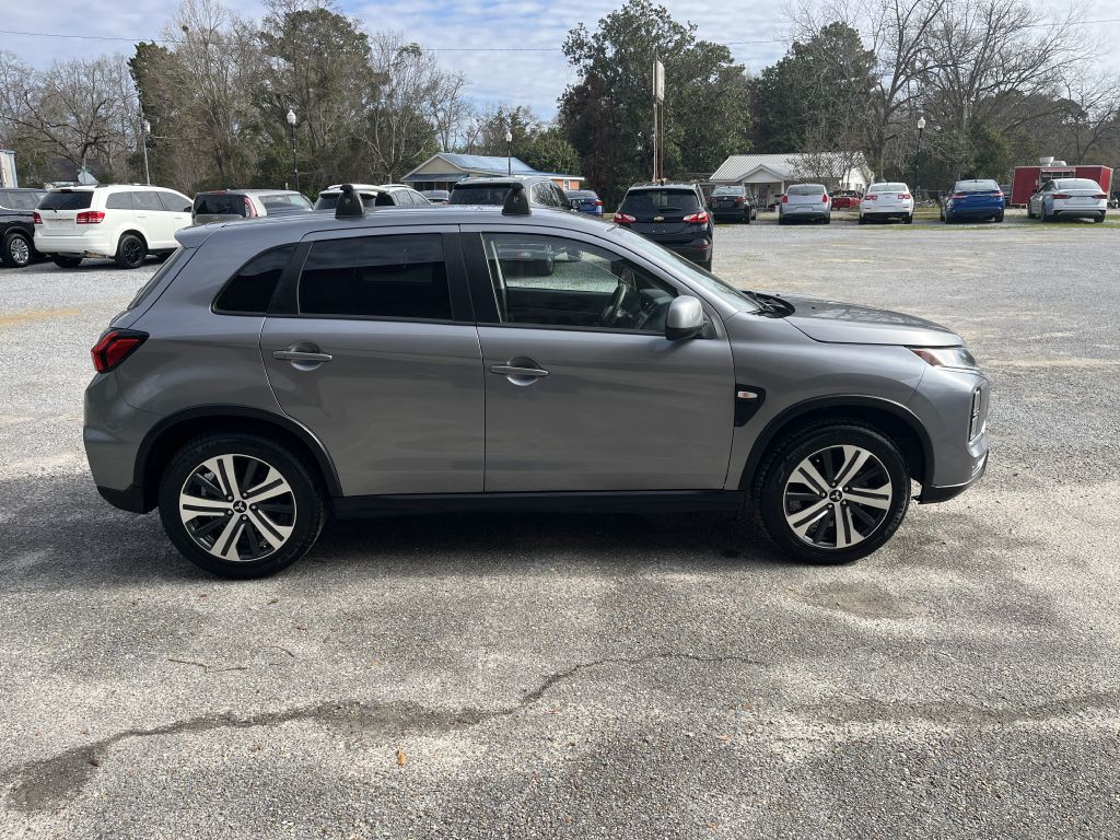 2021 Mitsubishi Outlander Image 3