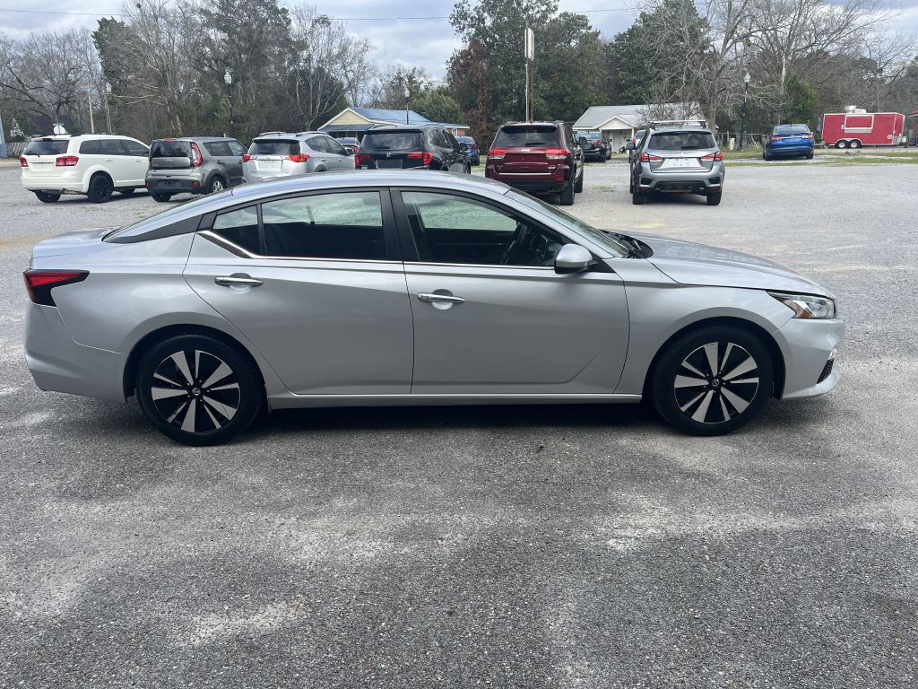2021 Nissan Altima Image 3