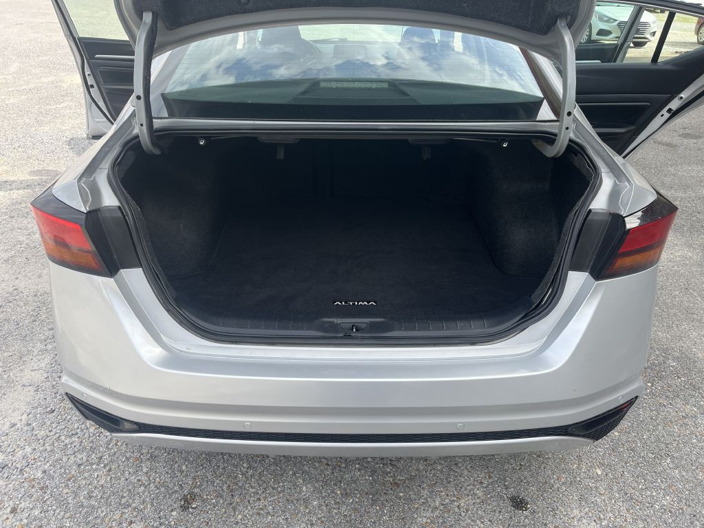 2021 Nissan Altima Image 11