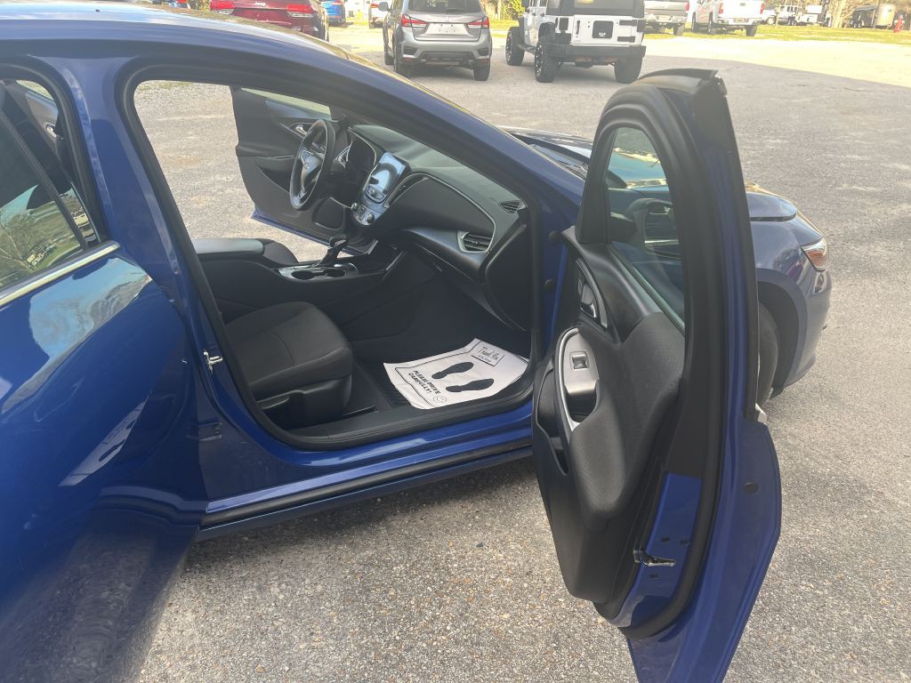 2023 Chevrolet Malibu Image 5