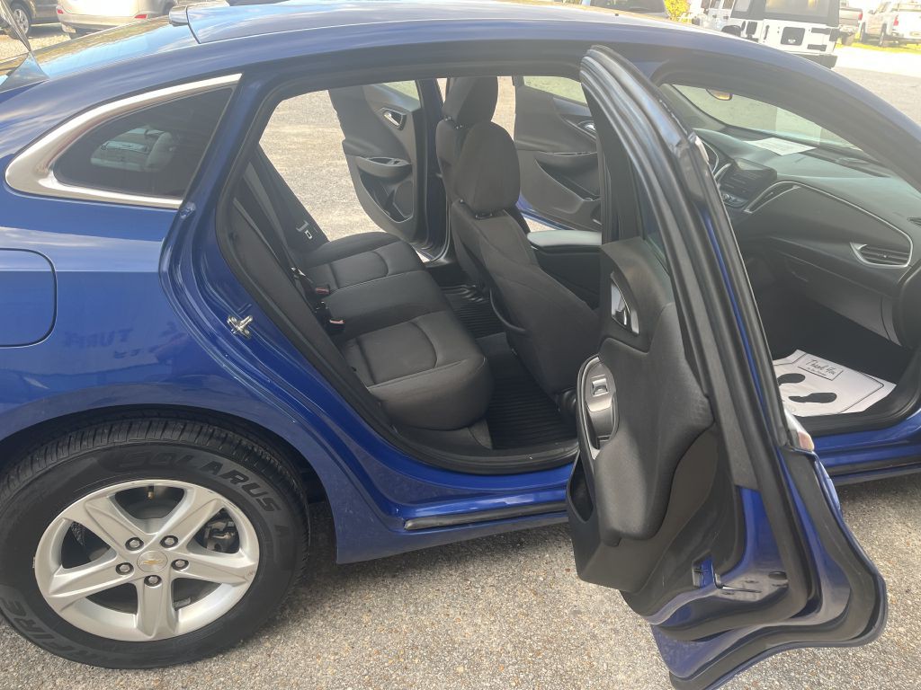 2023 Chevrolet Malibu Image 6