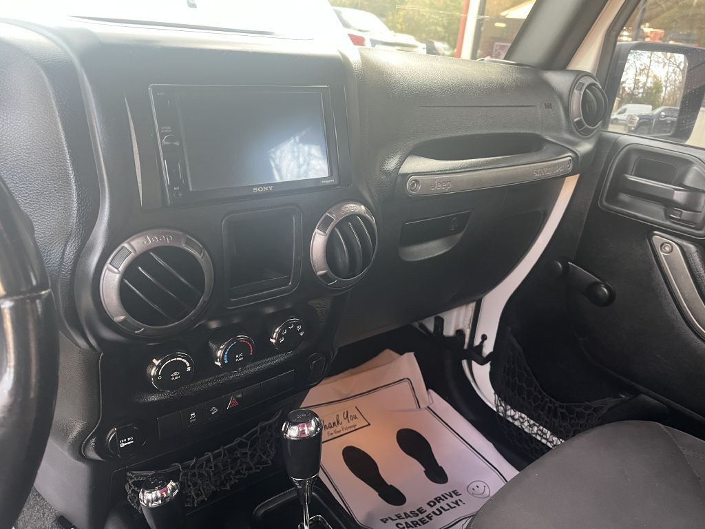 2015 Jeep Wrangler Unlimited Image 12