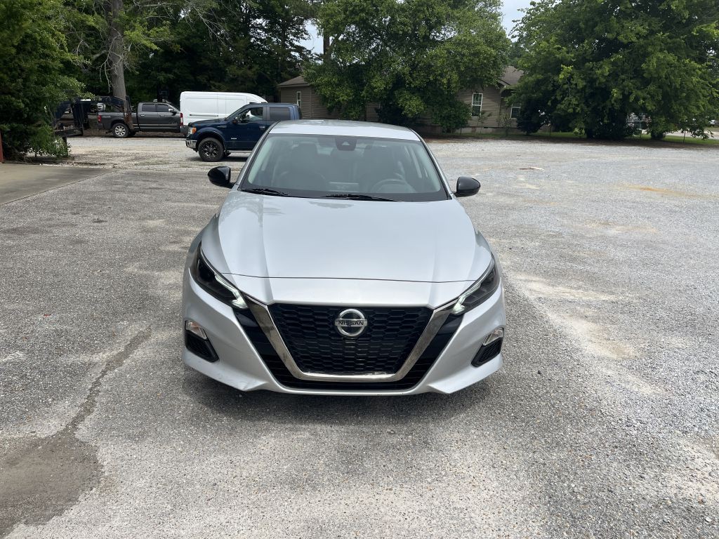 2021 Nissan Altima Image 2