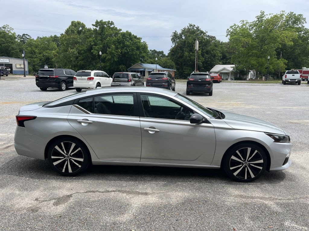 2021 Nissan Altima Image 3