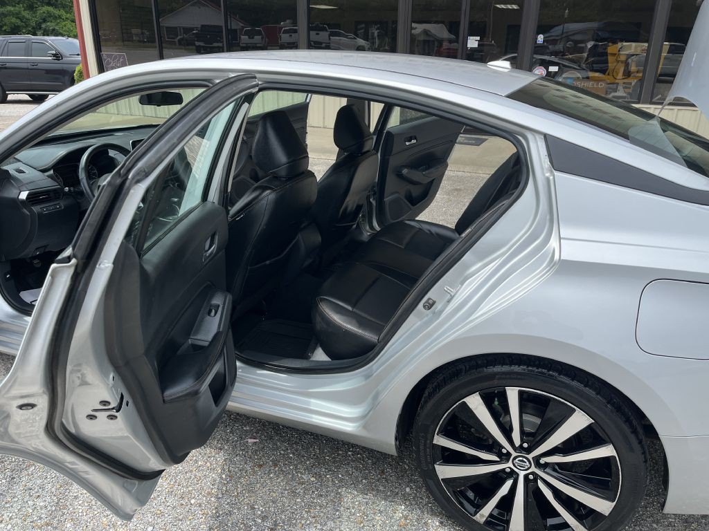 2021 Nissan Altima Image 7