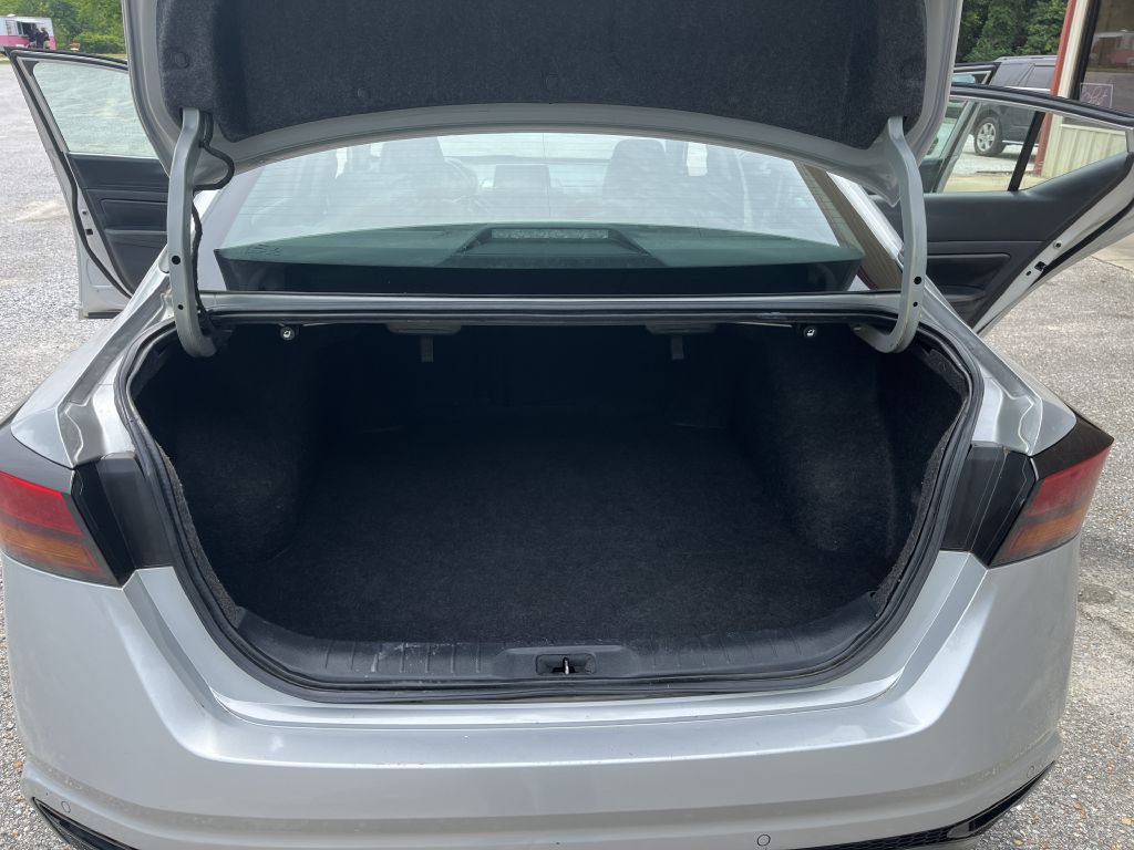 2021 Nissan Altima Image 11
