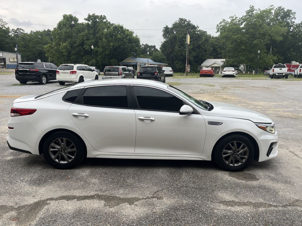 2020 Kia Optima Image 3