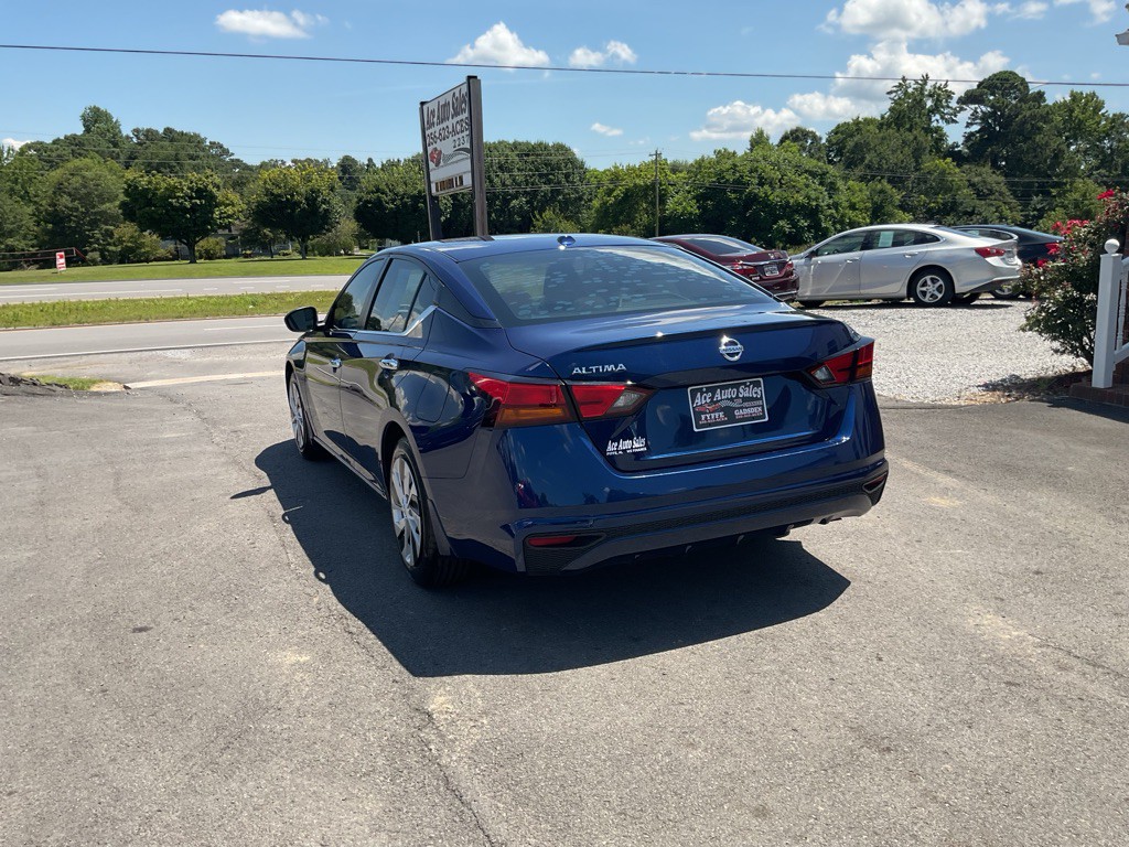2020 Nissan Altima Image 4