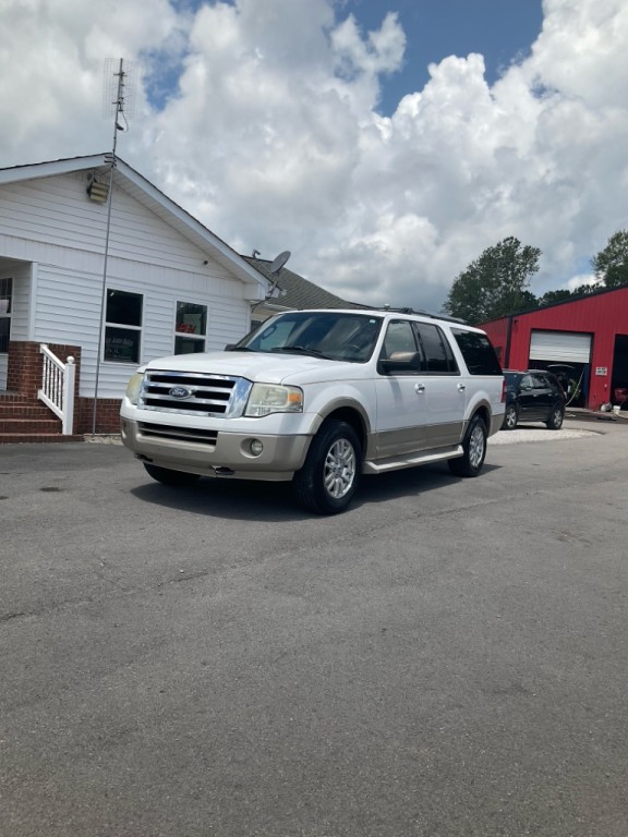 2010 Ford Expedition Image 1
