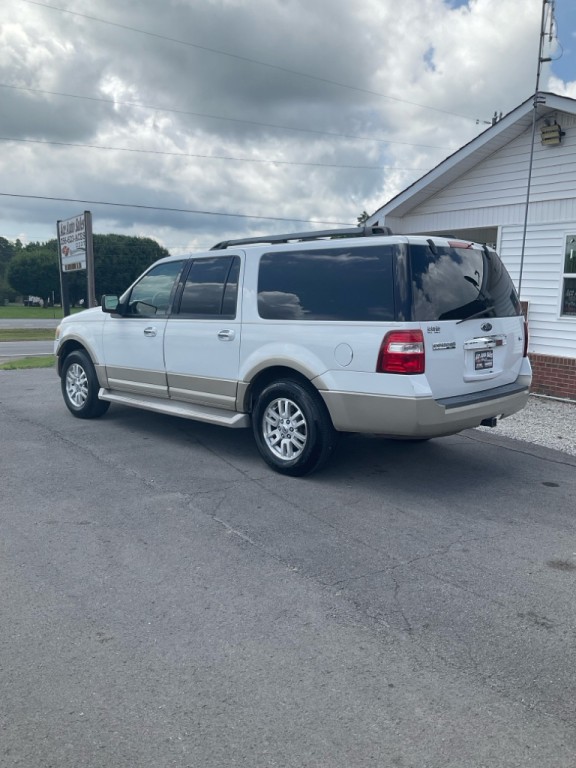 2010 Ford Expedition Image 2