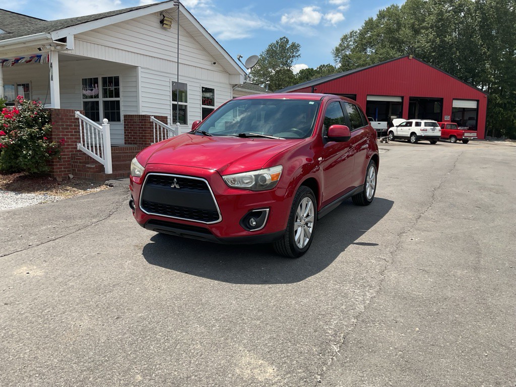 2015 Mitsubishi Outlander Image 1