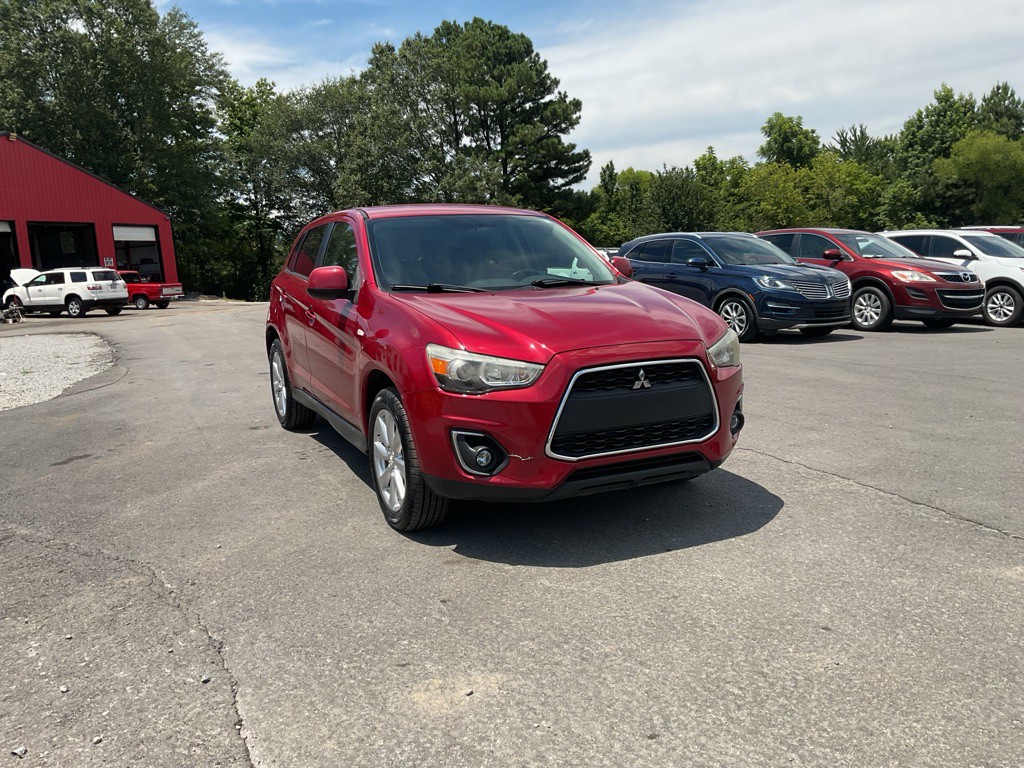 2015 Mitsubishi Outlander Image 2