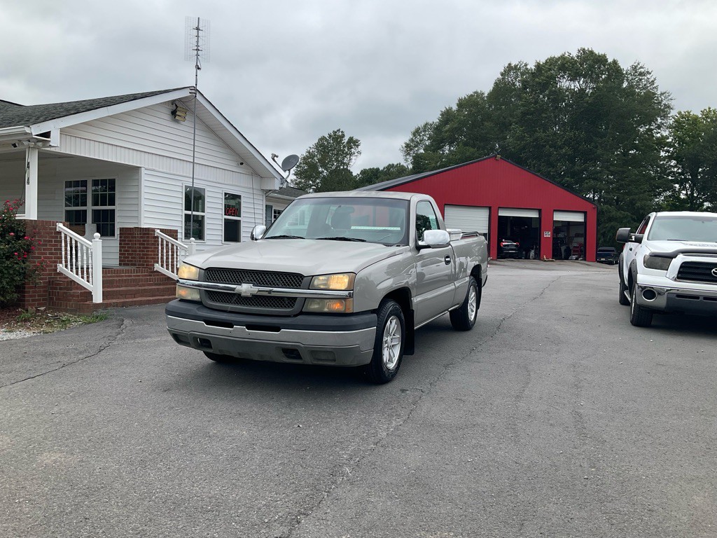 2004 Chevrolet Silverado 1500 Image 1