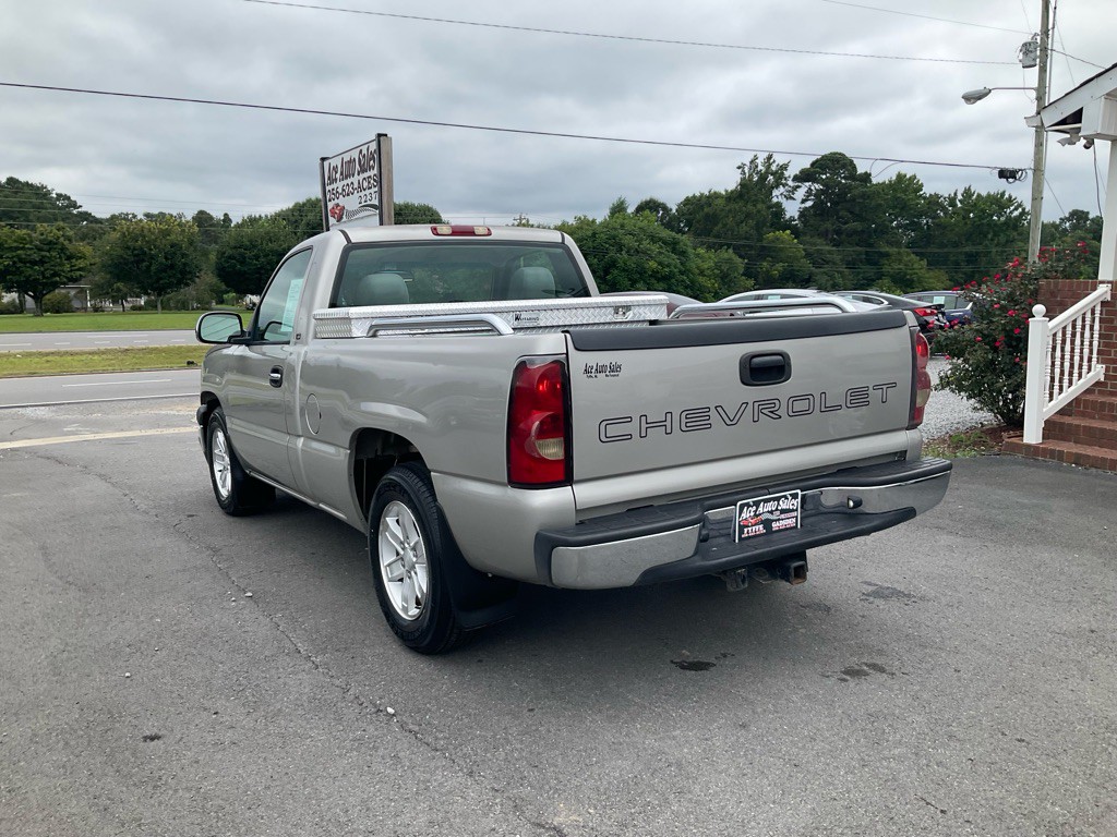 2004 Chevrolet Silverado 1500 Image 4