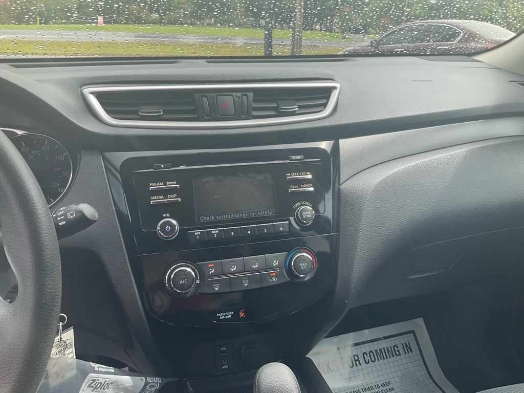 2015 Nissan Rogue Image 9