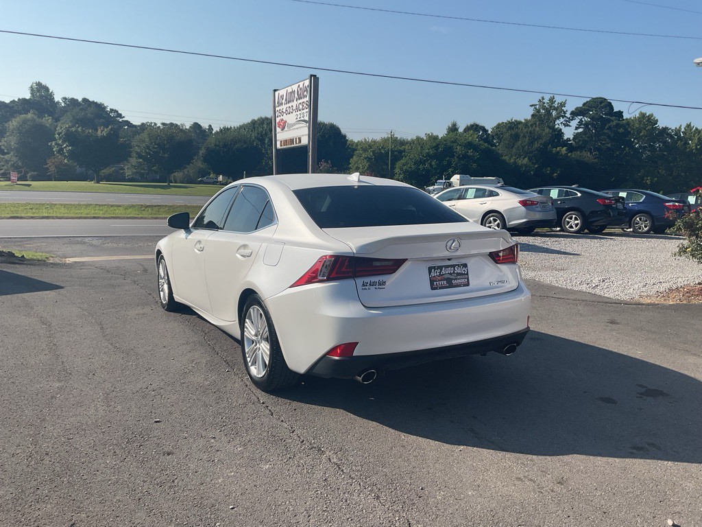 2015 Lexus IS 250 Image 4