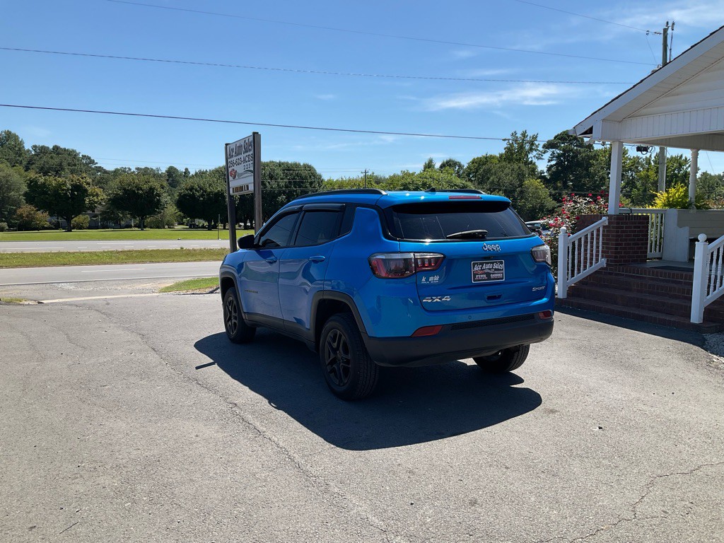 2018 Jeep Compass Image 2