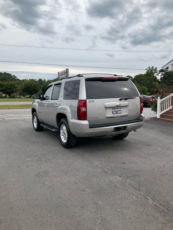 2009 Chevrolet Tahoe Image 2