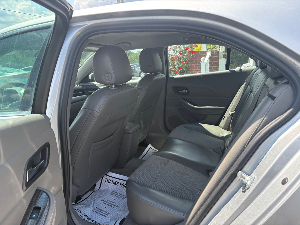 2016 Chevrolet Malibu Image 5