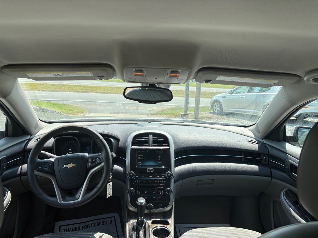 2016 Chevrolet Malibu Image 8