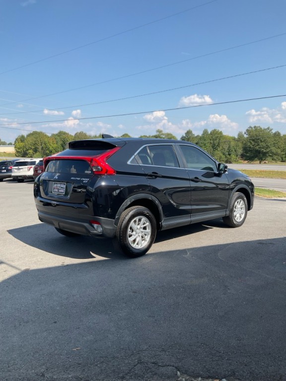 2019 Mitsubishi Eclipse Image 3
