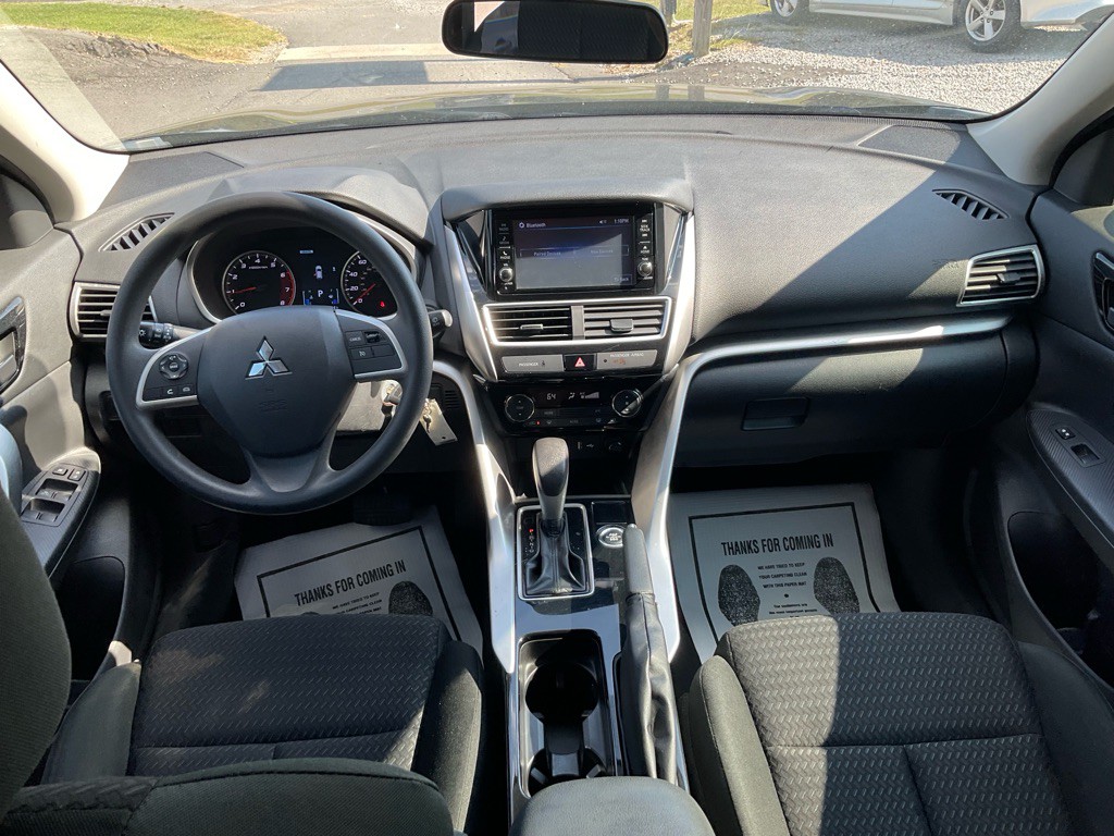 2019 Mitsubishi Eclipse Image 5