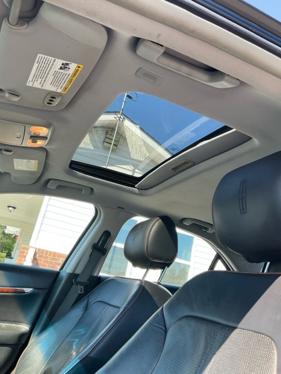 2012 Lincoln MKZ Image 8