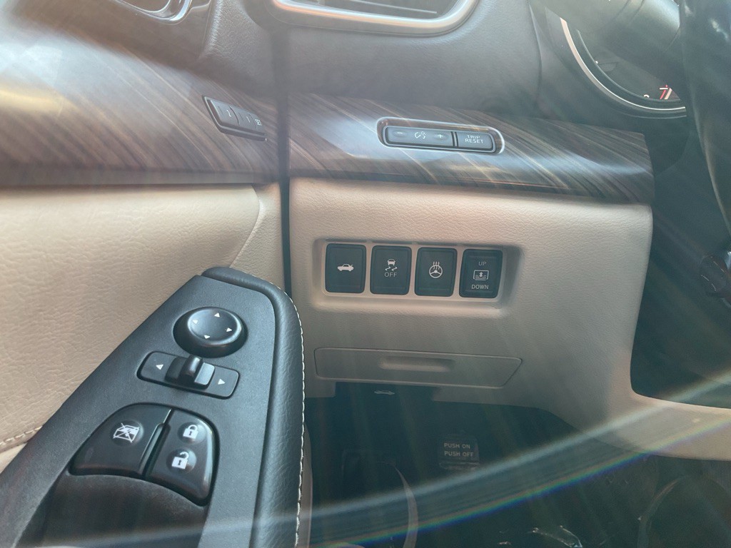 2016 Nissan Maxima Image 10