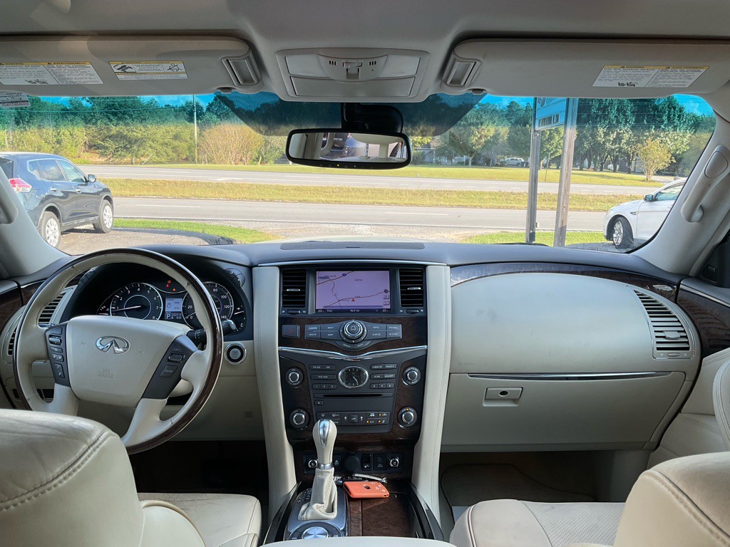 2012 INFINITI QX56 Image 7