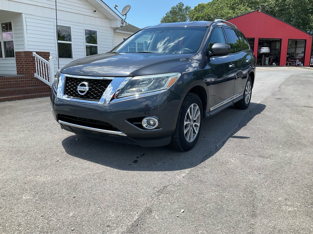 2013 Nissan Pathfinder Image 1