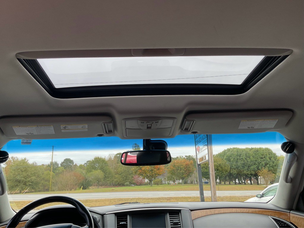 2014 INFINITI QX80 Image 7