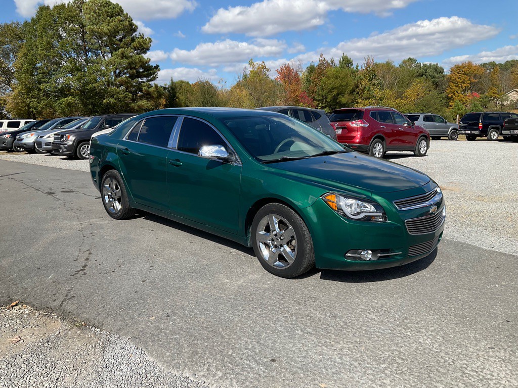 2010 Chevrolet Malibu Image 2