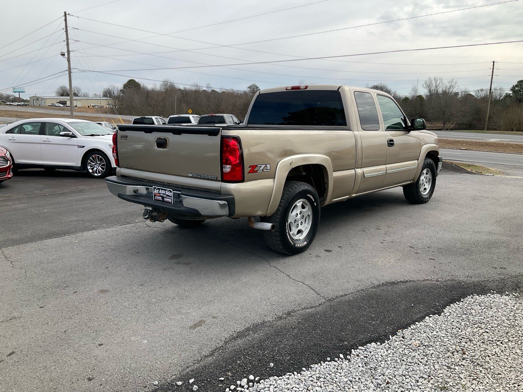 2004 Chevrolet Silverado 1500 Image 3