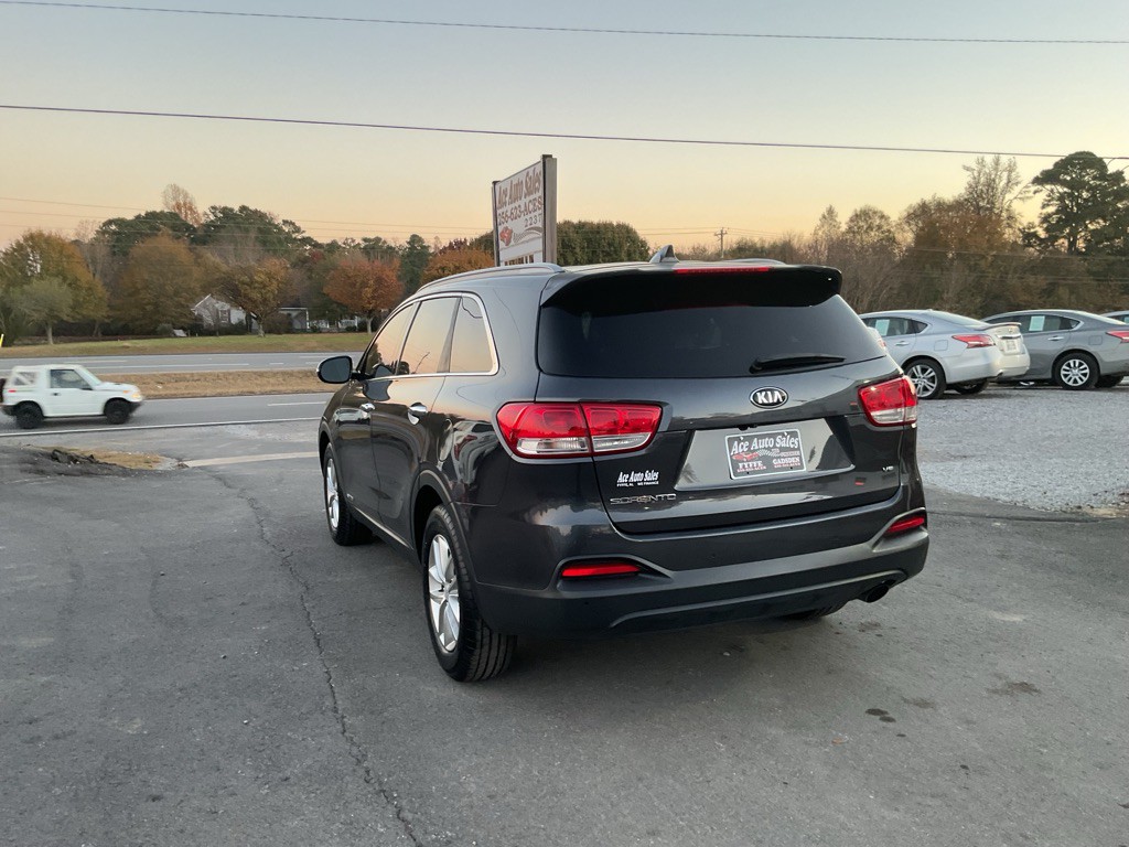 2016 Kia Sorento Image 4